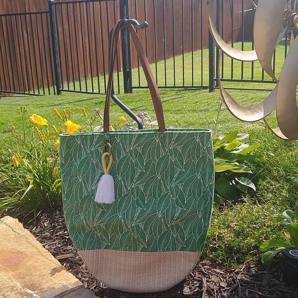 Mossimo Supply Co. Handbags - Mossimo Supply Co Green and Brown Tote Bag Purse with Botanical Design & Tassel